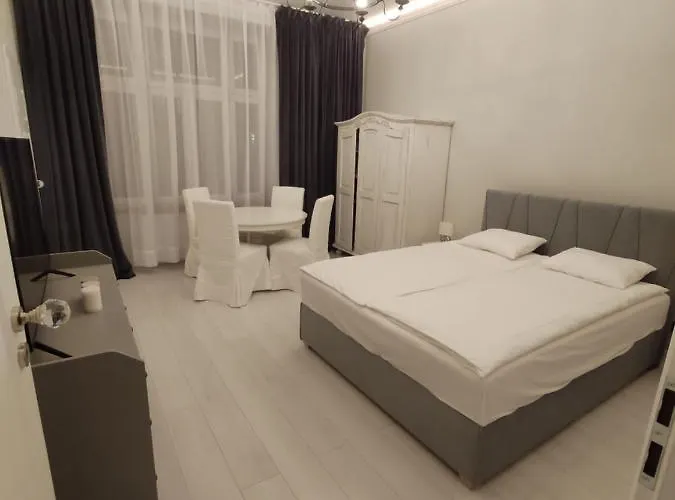 Hotel V3 Slowackiego 12